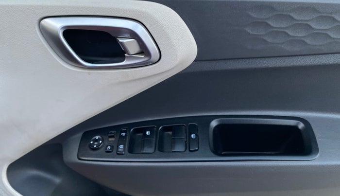 2020 Hyundai AURA SX 1.2 (O), Petrol, Manual, 21,408 km, Driver Side Door Panels Control