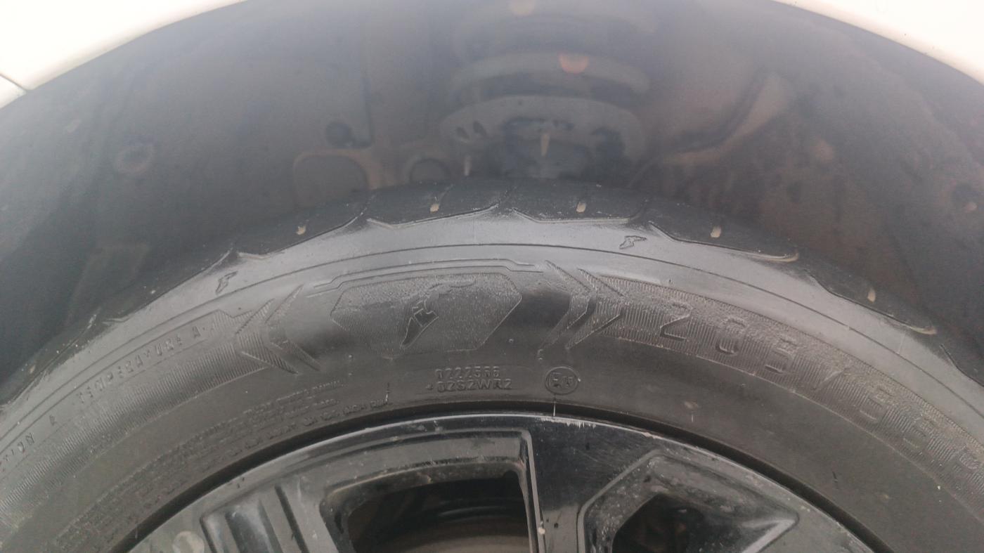2023 Hyundai Verna SX (O) 1.5 TURBO PETROL MT, Petrol, Manual, 35,672 km, Left Front Tyre Tread