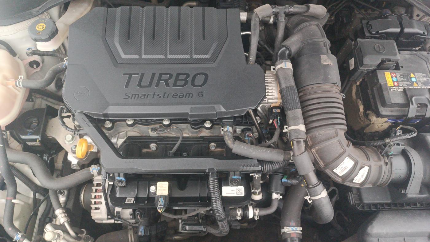 2023 Hyundai Verna SX (O) 1.5 TURBO PETROL MT, Petrol, Manual, 35,672 km, Engine View
