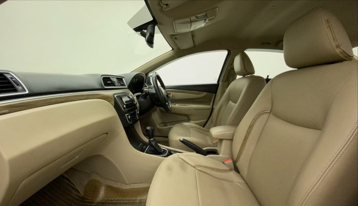 2018 Maruti Ciaz ZETA AT 1.5  SHVS PETROL, Petrol, Automatic, 1,08,941 km, Right Side Front Door Cabin