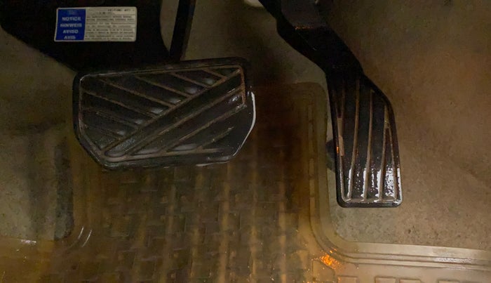 2018 Maruti Ciaz ZETA AT 1.5  SHVS PETROL, Petrol, Automatic, 1,08,941 km, Pedals