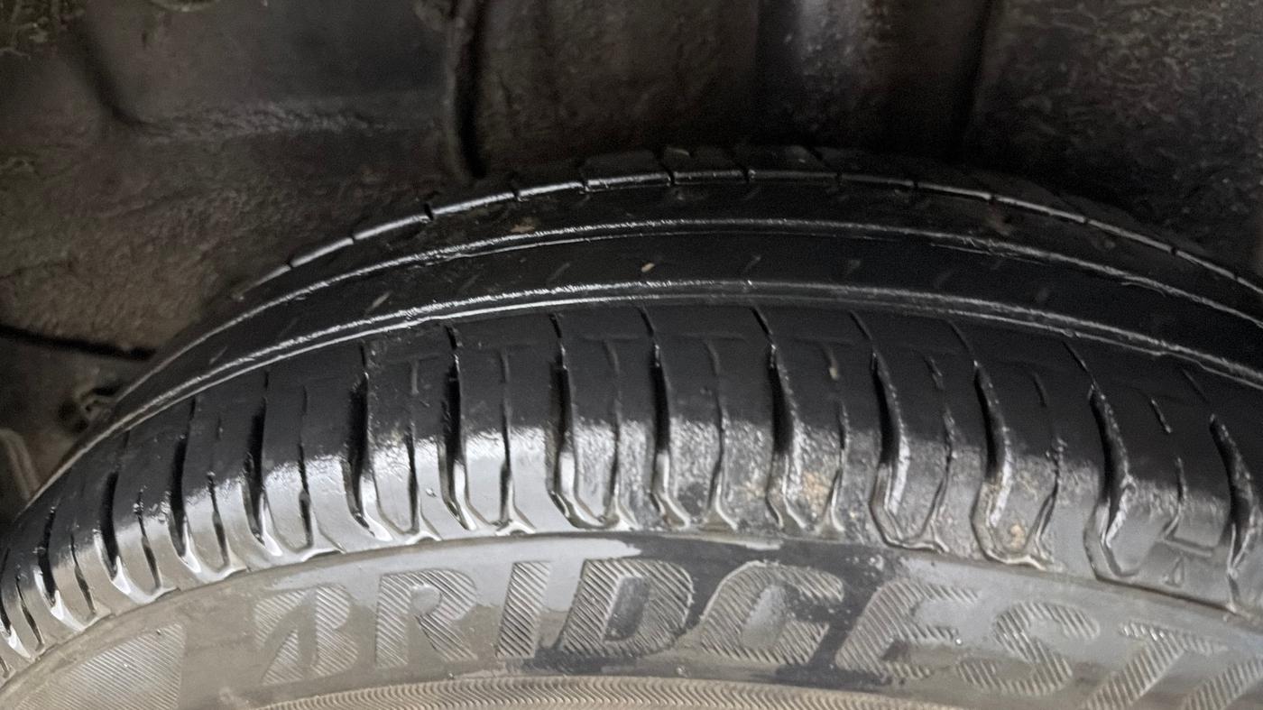 2020 Tata ALTROZ XE PETROL, Petrol, Manual, 25,402 km, Left Rear Tyre Tread