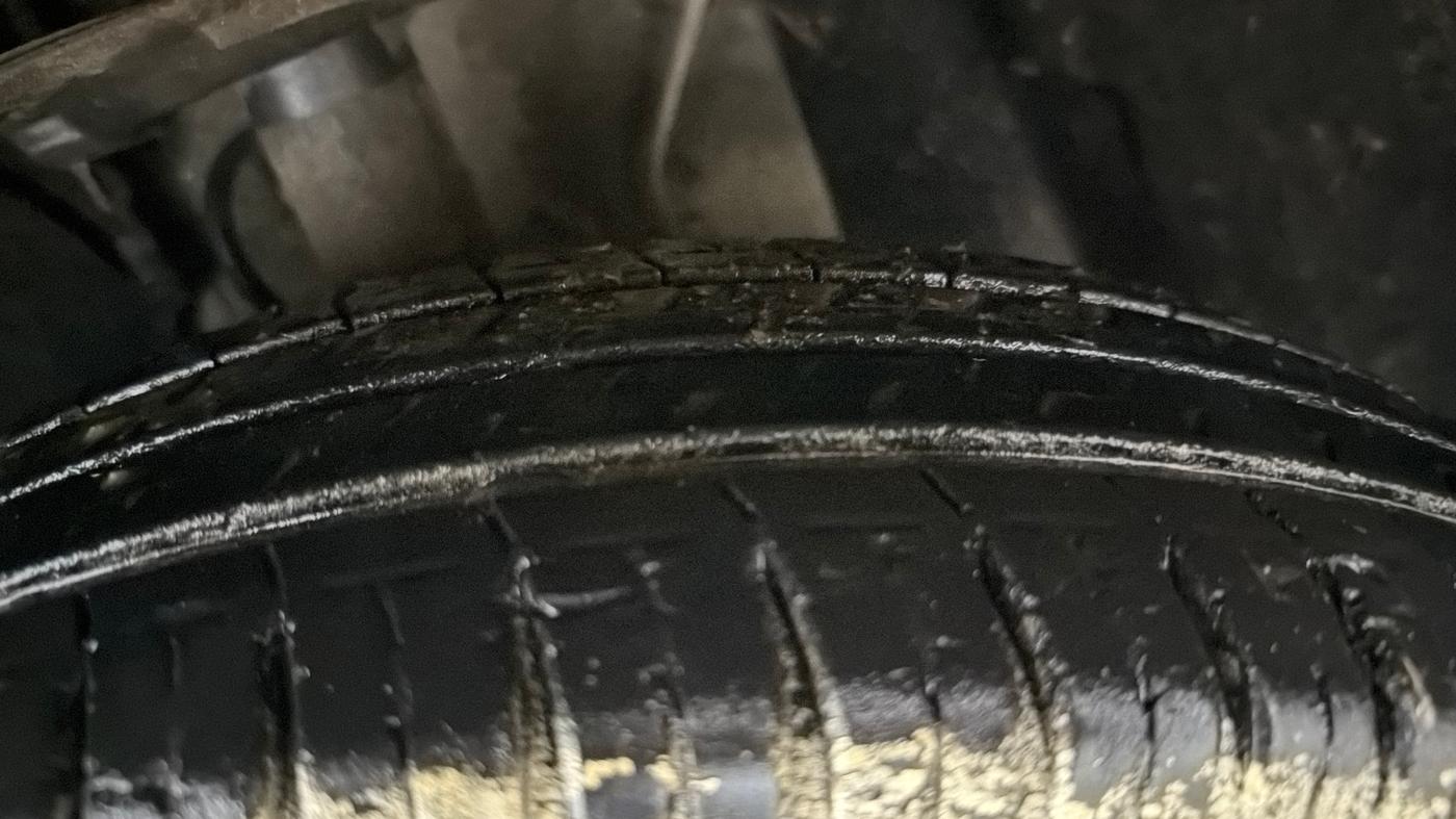 2020 Tata ALTROZ XE PETROL, Petrol, Manual, 25,402 km, Left Front Tyre Tread