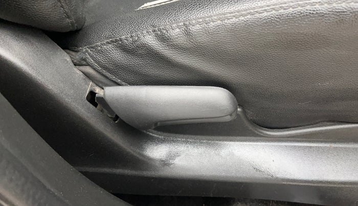 2021 Maruti Vitara Brezza LXI, Petrol, Manual, 33,530 km, Driver Side Adjustment Panel