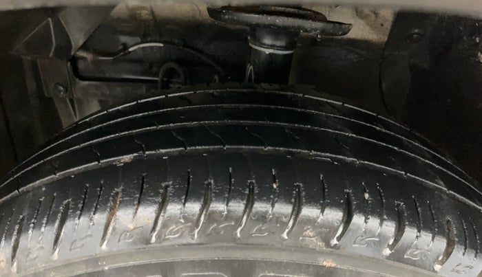 2021 Maruti Vitara Brezza LXI, Petrol, Manual, 33,530 km, Left Front Tyre Tread