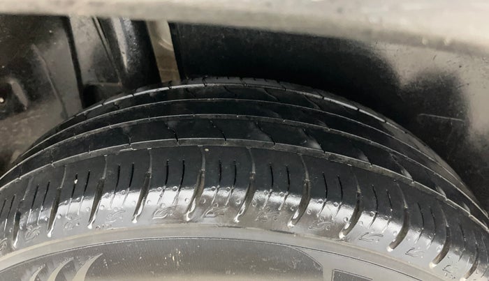 2021 Maruti Vitara Brezza LXI, Petrol, Manual, 33,530 km, Right Rear Tyre Tread