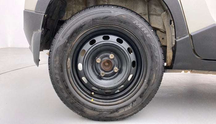 2016 Mahindra Kuv100 K6 5 STR, Petrol, Manual, 99,386 km, Right Rear Wheel