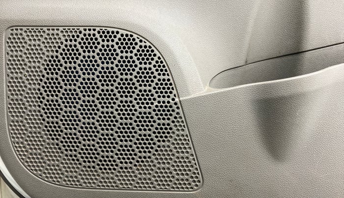 2016 Mahindra Kuv100 K6 5 STR, Petrol, Manual, 99,386 km, Speaker