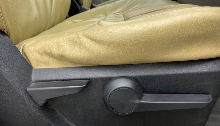 2016 Mahindra Kuv100 K6 5 STR, Petrol, Manual, 99,386 km, Driver Side Adjustment Panel