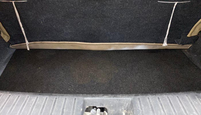 2016 Mahindra Kuv100 K6 5 STR, Petrol, Manual, 99,386 km, Boot Inside