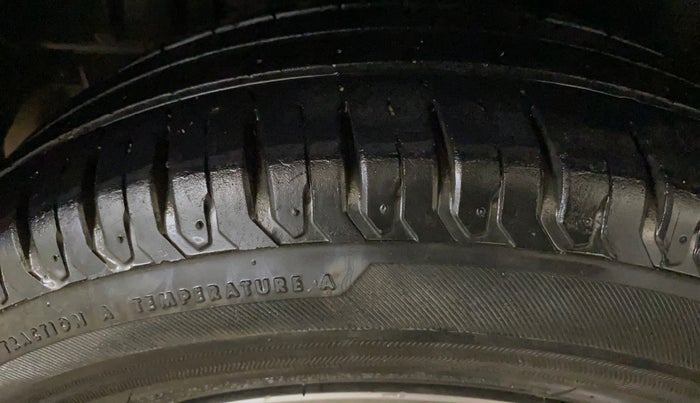 2019 Maruti Ertiga ZXI+ SHVS, Petrol, Manual, 70,619 km, Right Rear Tyre Tread