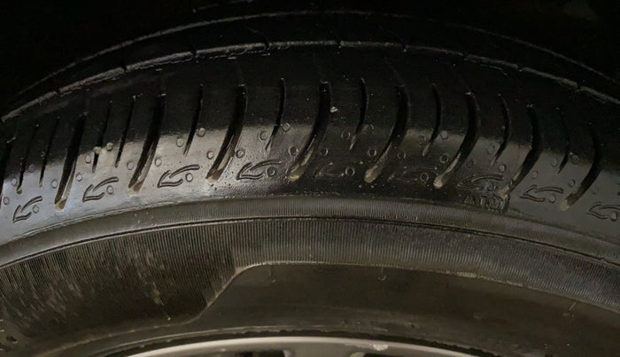 2019 Maruti Ertiga ZXI+ SHVS, Petrol, Manual, 70,619 km, Right Front Tyre Tread