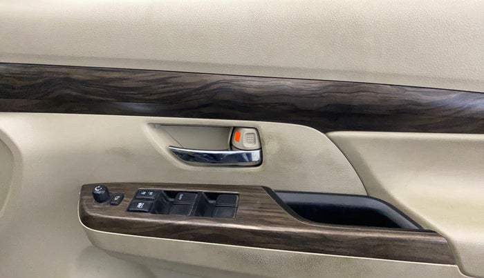 2019 Maruti Ertiga ZXI+ SHVS, Petrol, Manual, 70,619 km, Driver Side Door Panels Control