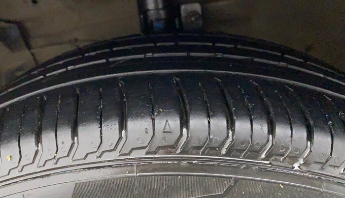 2016 Maruti Ciaz ZXI+, Petrol, Manual, 75,124 km, Left Front Tyre Tread