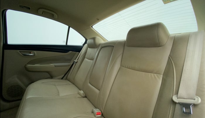 2016 Maruti Ciaz ZXI+, Petrol, Manual, 75,124 km, Right Side Rear Door Cabin