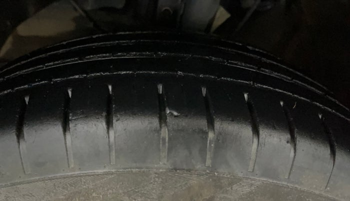 2023 Maruti Baleno DELTA CNG 1.2L, CNG, Manual, 26,514 km, Left Front Tyre Tread