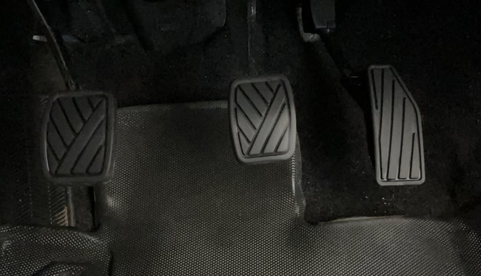2023 Maruti Baleno DELTA CNG 1.2L, CNG, Manual, 26,514 km, Pedals