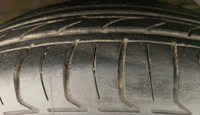 2017 Maruti Dzire VXI, Petrol, Manual, 66,543 km, Right Front Tyre Tread