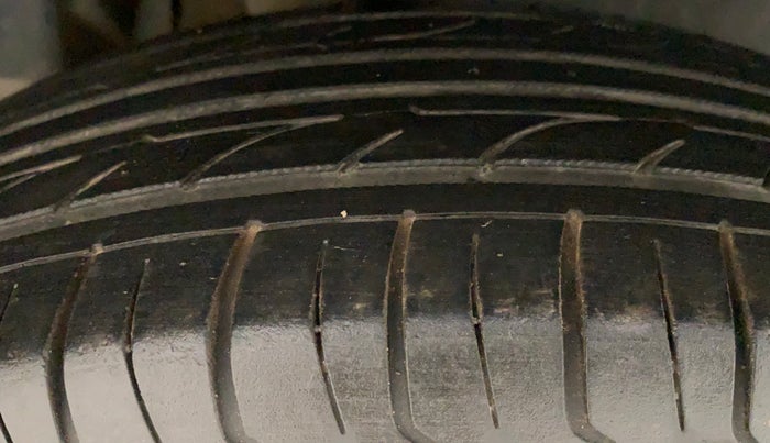 2017 Maruti Dzire VXI, Petrol, Manual, 66,543 km, Right Rear Tyre Tread