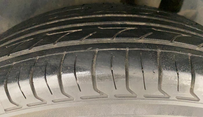 2017 Maruti Dzire VXI, Petrol, Manual, 66,543 km, Left Rear Tyre Tread