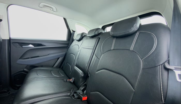 2019 MG HECTOR SUPER DIESEL, Diesel, Manual, 53,140 km, Right Side Rear Door Cabin