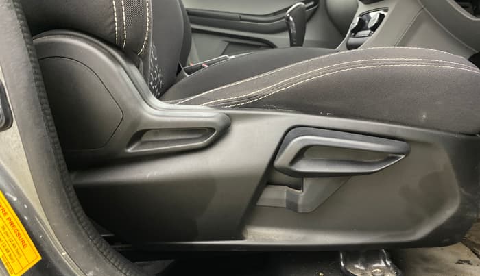 2021 Tata Tiago XZA PLUS PETROL, Petrol, Automatic, 25,323 km, Driver Side Adjustment Panel