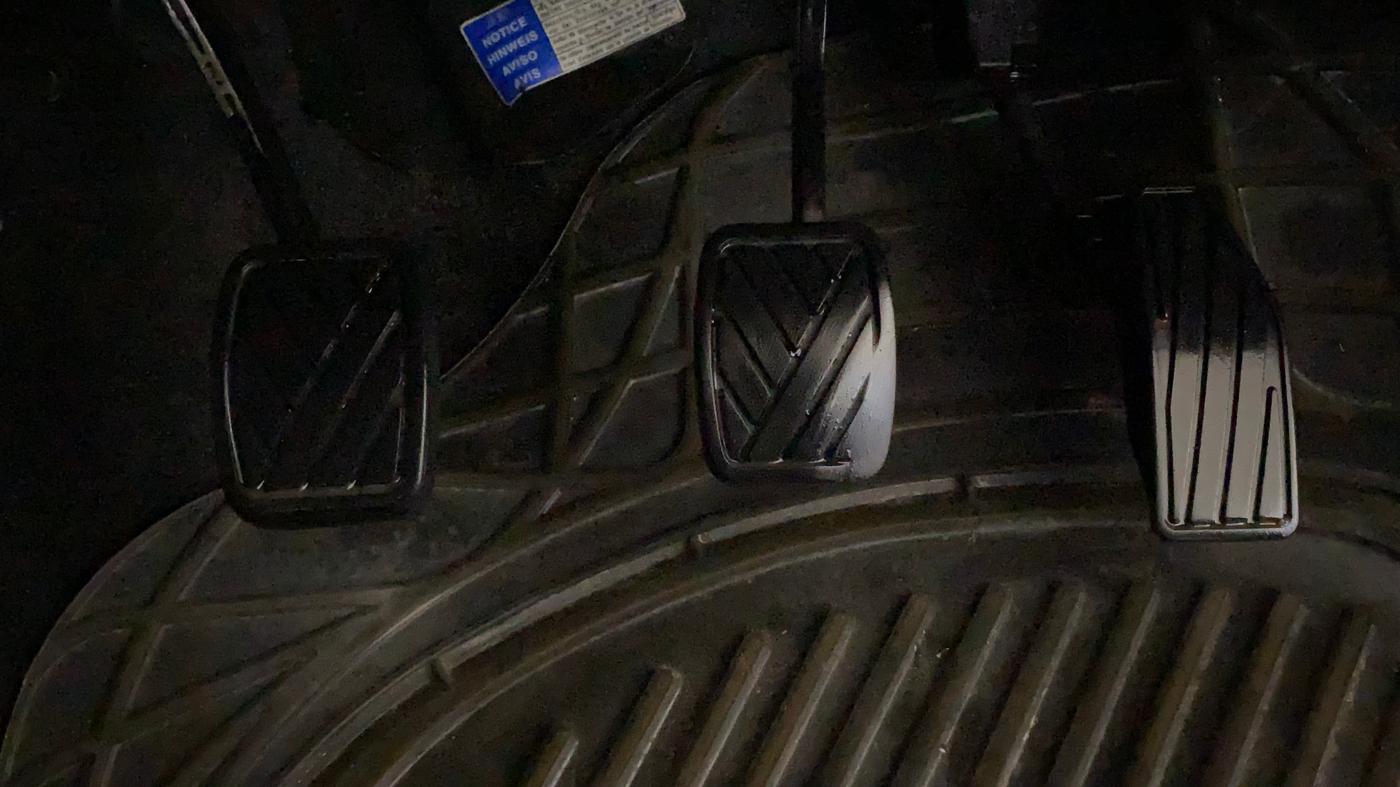 2020 Maruti Swift LXI, CNG, Manual, 1,08,736 km, Pedals