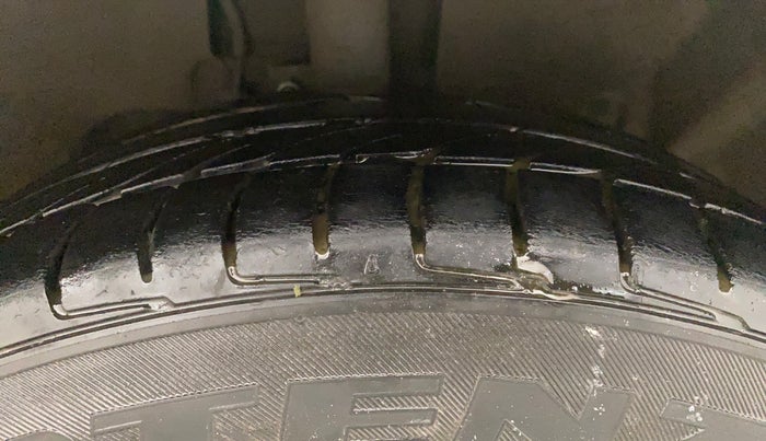 2015 Ford Ecosport TITANIUM 1.5L PETROL, Petrol, Manual, 98,358 km, Right Front Tyre Tread