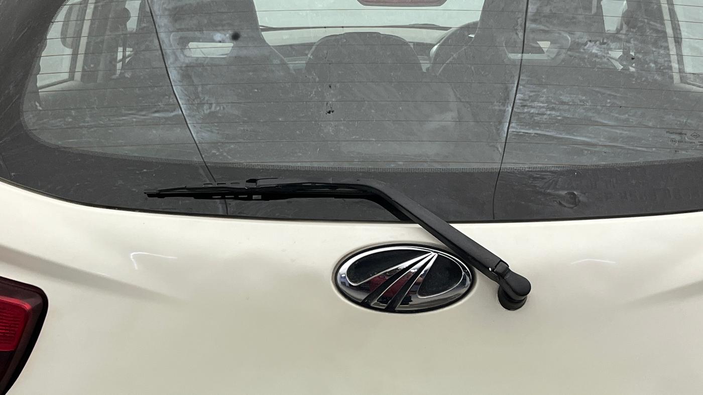 2016 Mahindra Kuv100 K6 6 STR, Petrol, Manual, 35,376 km, Rear Wiper