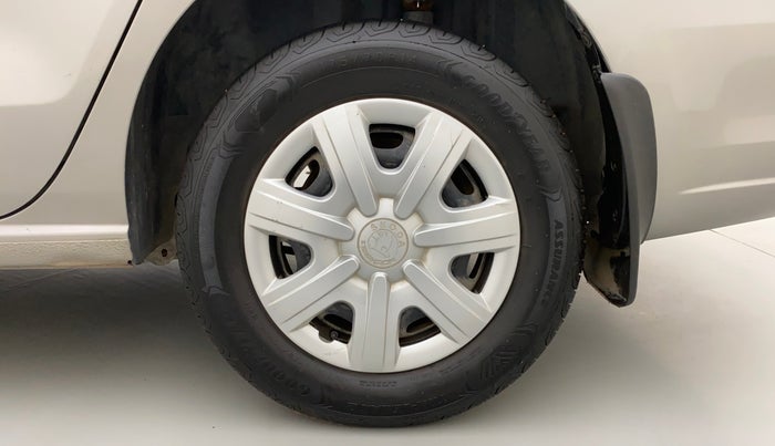 2012 Skoda Rapid AMBITION 1.6 MPI MT PLUS, Petrol, Manual, 90,393 km, Left Rear Wheel