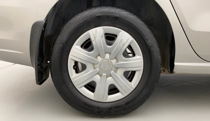 2012 Skoda Rapid AMBITION 1.6 MPI MT PLUS, Petrol, Manual, 90,393 km, Right Rear Wheel