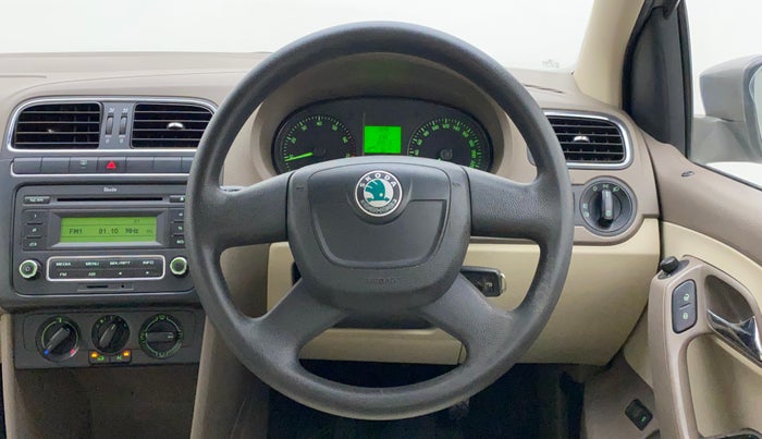 2012 Skoda Rapid AMBITION 1.6 MPI MT PLUS, Petrol, Manual, 90,393 km, Steering Wheel Close Up