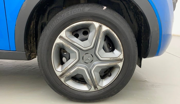 2018 Tata NEXON XM PETROL, Petrol, Manual, 1,01,823 km, Right Front Wheel