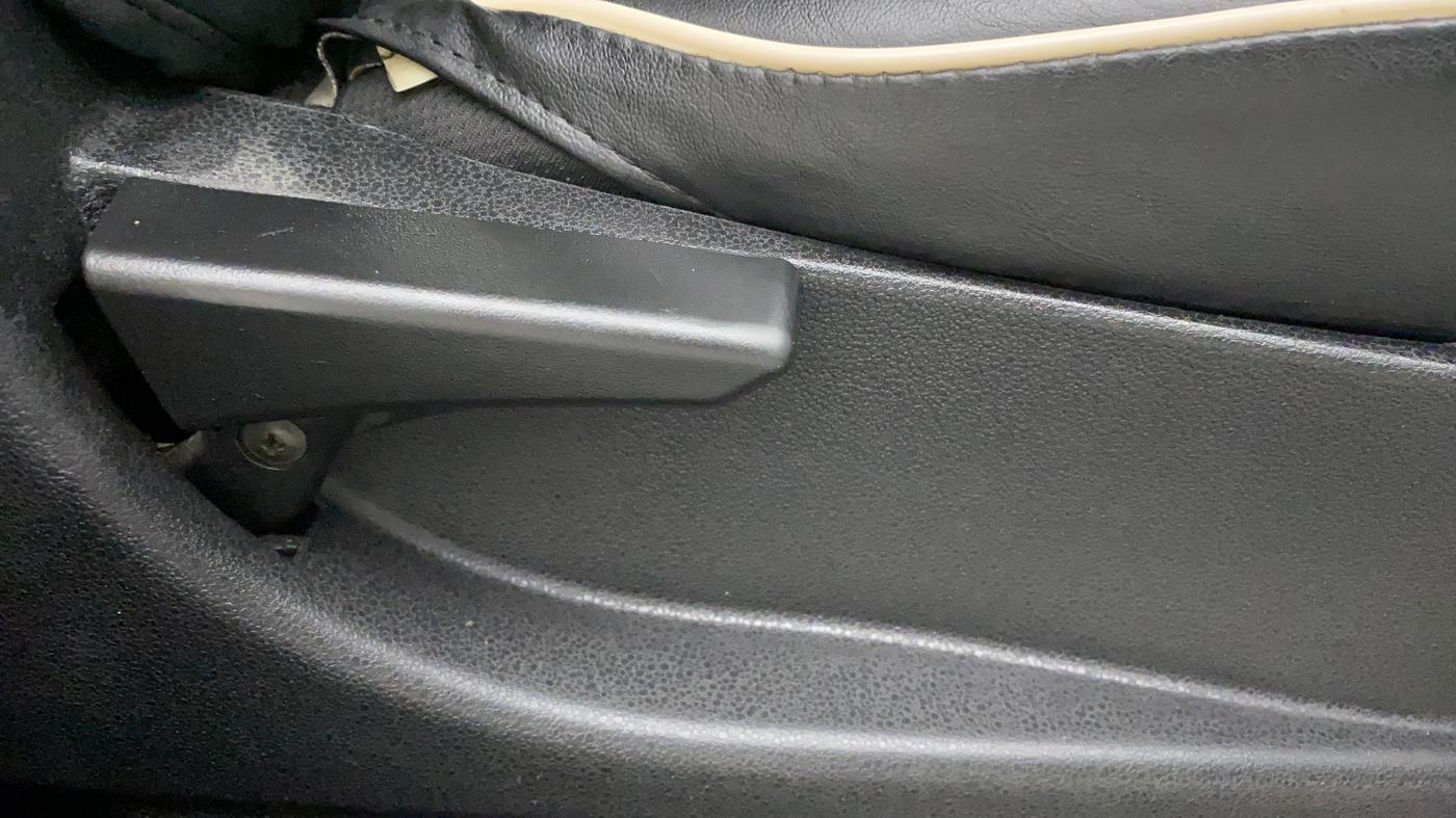 2018 Tata NEXON XM PETROL, Petrol, Manual, 1,01,823 km, Driver Side Adjustment Panel