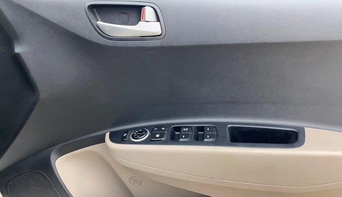 2015 Hyundai Grand i10 SPORTZ 1.2 KAPPA VTVT, Petrol, Manual, 20,964 km, Driver Side Door Panels Control