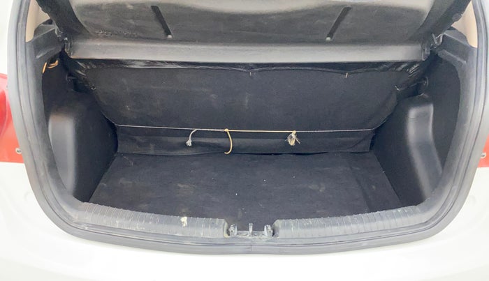 2015 Hyundai Grand i10 SPORTZ 1.2 KAPPA VTVT, Petrol, Manual, 20,964 km, Boot Inside
