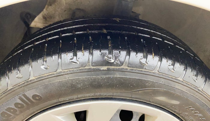 2015 Hyundai Grand i10 SPORTZ 1.2 KAPPA VTVT, Petrol, Manual, 20,964 km, Left Front Tyre Tread