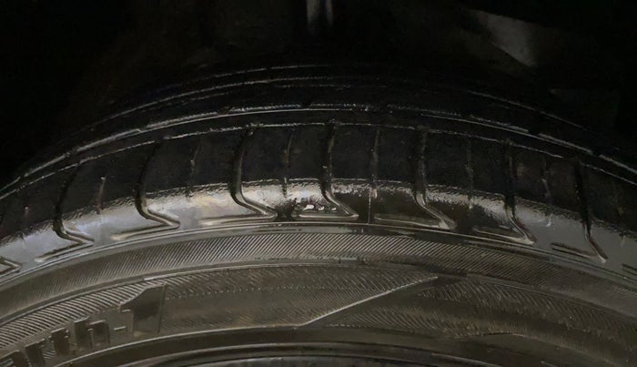 2019 MG HECTOR SMART 1.5 DCT PETROL, Petrol, Automatic, 77,561 km, Right Front Tyre Tread