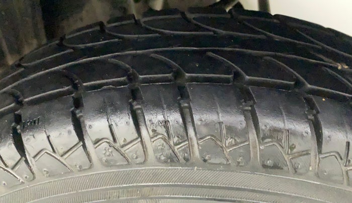 2011 Maruti Zen Estilo LXI, Petrol, Manual, 45,497 km, Left Rear Tyre Tread
