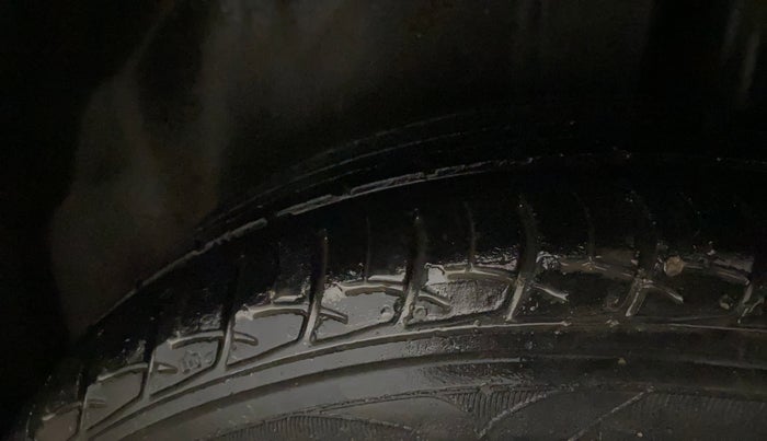 2018 Maruti Ciaz SIGMA 1.5 SHVS MT  PETROL, Petrol, Manual, 64,010 km, Left Rear Tyre Tread