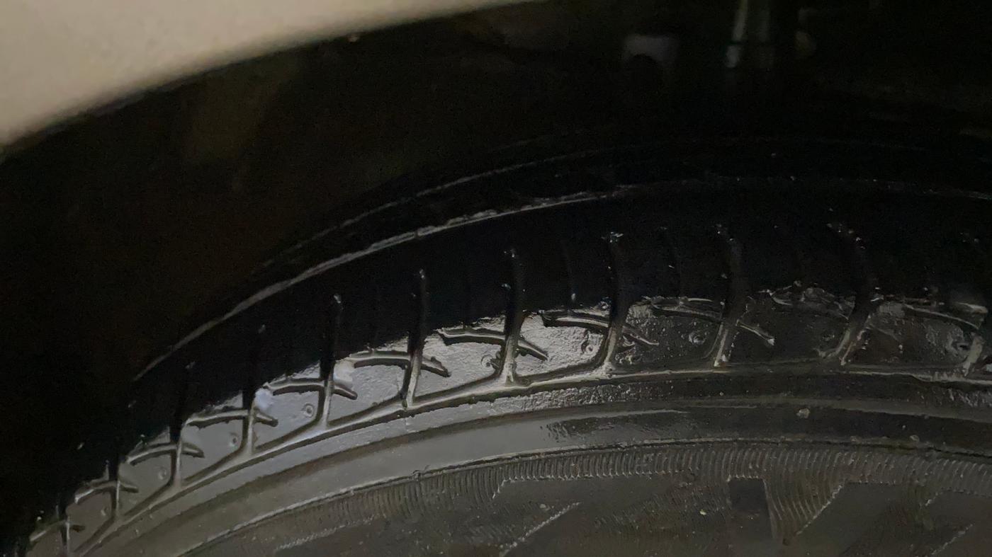2018 Maruti Ciaz DELTA 1.5 SHVS MT PETROL, Petrol, Manual, 39,867 km, Right Front Tyre Tread