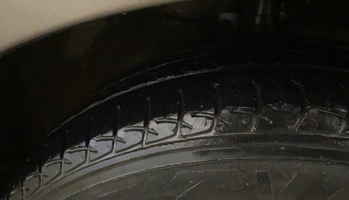 2018 Maruti Ciaz SIGMA 1.5 SHVS MT  PETROL, Petrol, Manual, 64,010 km, Right Front Tyre Tread