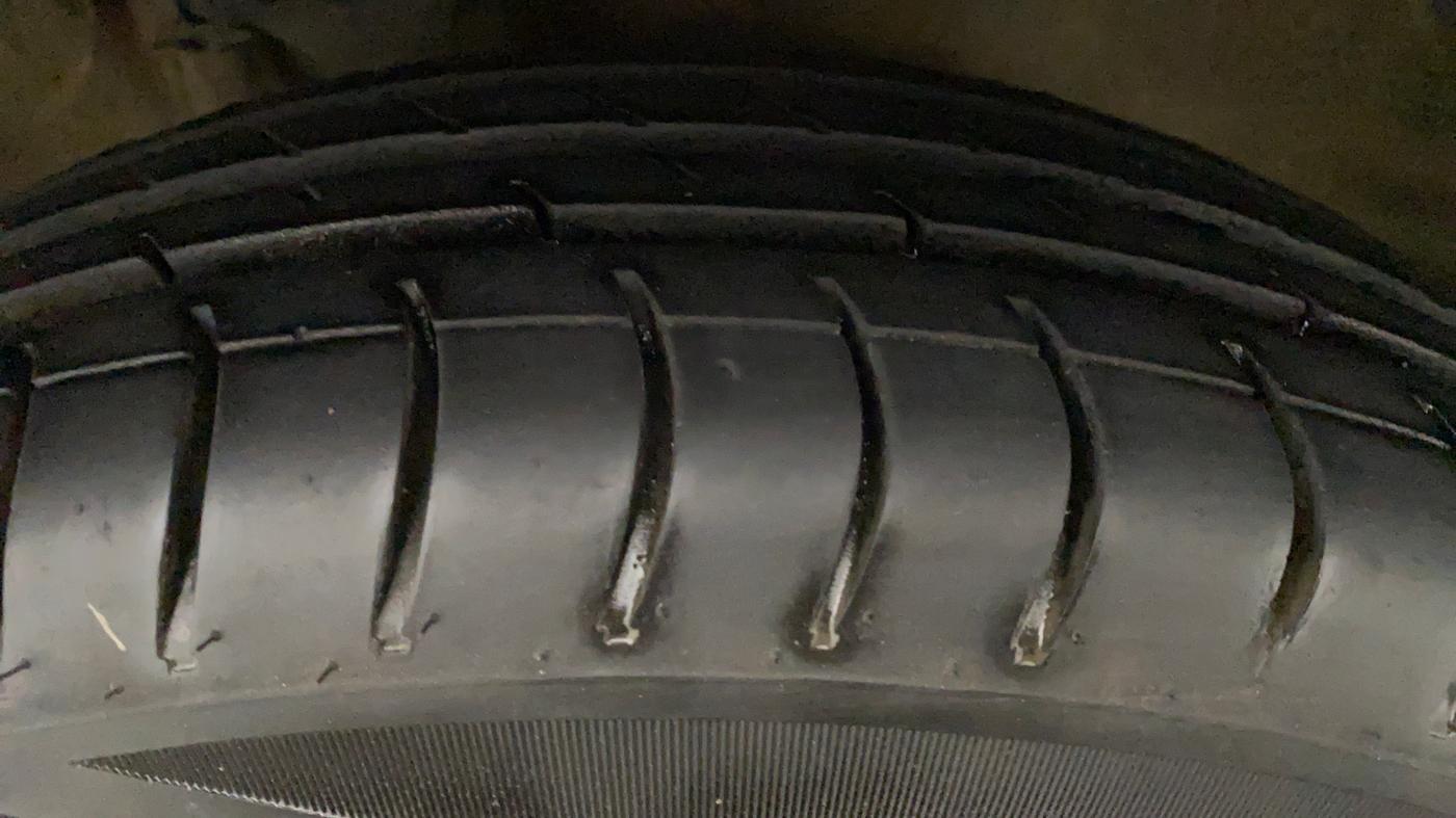 2013 Maruti Alto 800 LXI CNG, CNG, Manual, 98,803 km, Left Front Tyre Tread