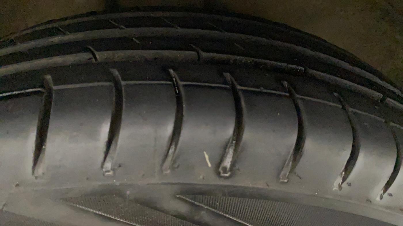 2013 Maruti Alto 800 LXI CNG, CNG, Manual, 98,803 km, Left Rear Tyre Tread