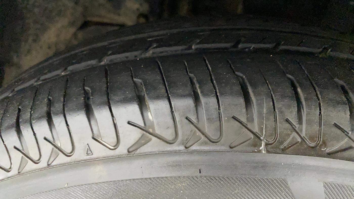 2018 Tata Tiago XT 1.2 REVOTRON, Petrol, Manual, 29,656 km, Left Front Tyre Tread