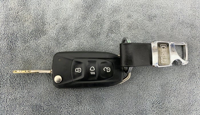 2018 Tata Tiago XT 1.2 REVOTRON, Petrol, Manual, 29,656 km, Key Close Up