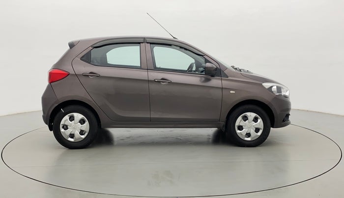 2018 Tata Tiago XT 1.2 REVOTRON, Petrol, Manual, 29,656 km, Right Side View