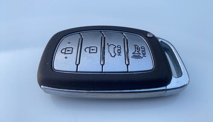 2019 Hyundai VENUE SX PLUS 1.0 TURBO DCT, Petrol, Automatic, 78,033 km, Key Close Up