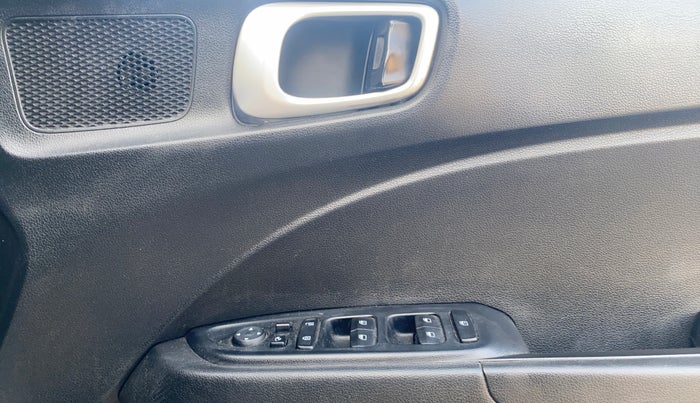 2019 Hyundai VENUE SX PLUS 1.0 TURBO DCT, Petrol, Automatic, 78,033 km, Driver Side Door Panels Control