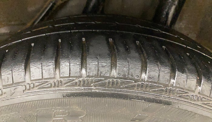 2015 Honda Amaze 1.2L I-VTEC S, Petrol, Manual, 88,931 km, Left Rear Tyre Tread